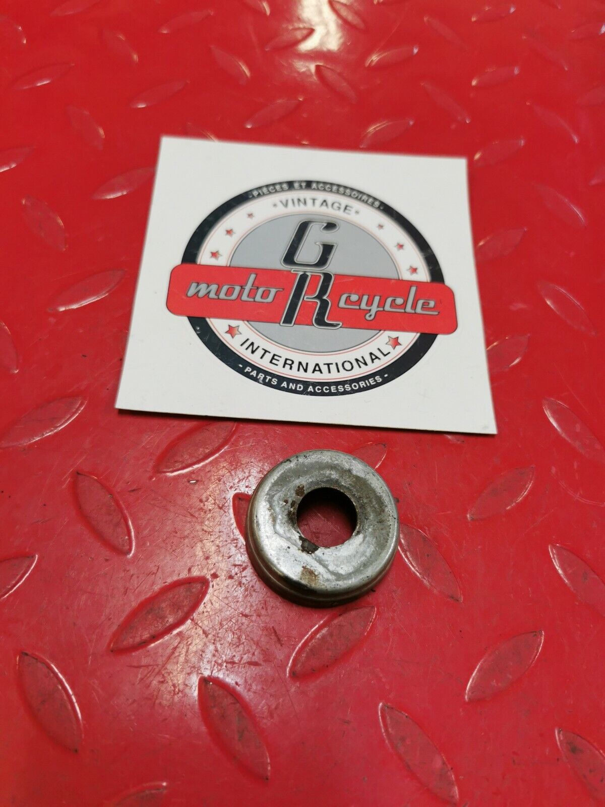 YAMAHA YZ490 1983 SWINGARM DUST CAP SEAL THRUST COVER