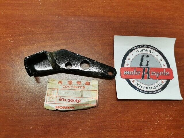 NOS HONDA 1983 ATC250R RIGHT FOOTPEG PLATE 50616-964-010 H84