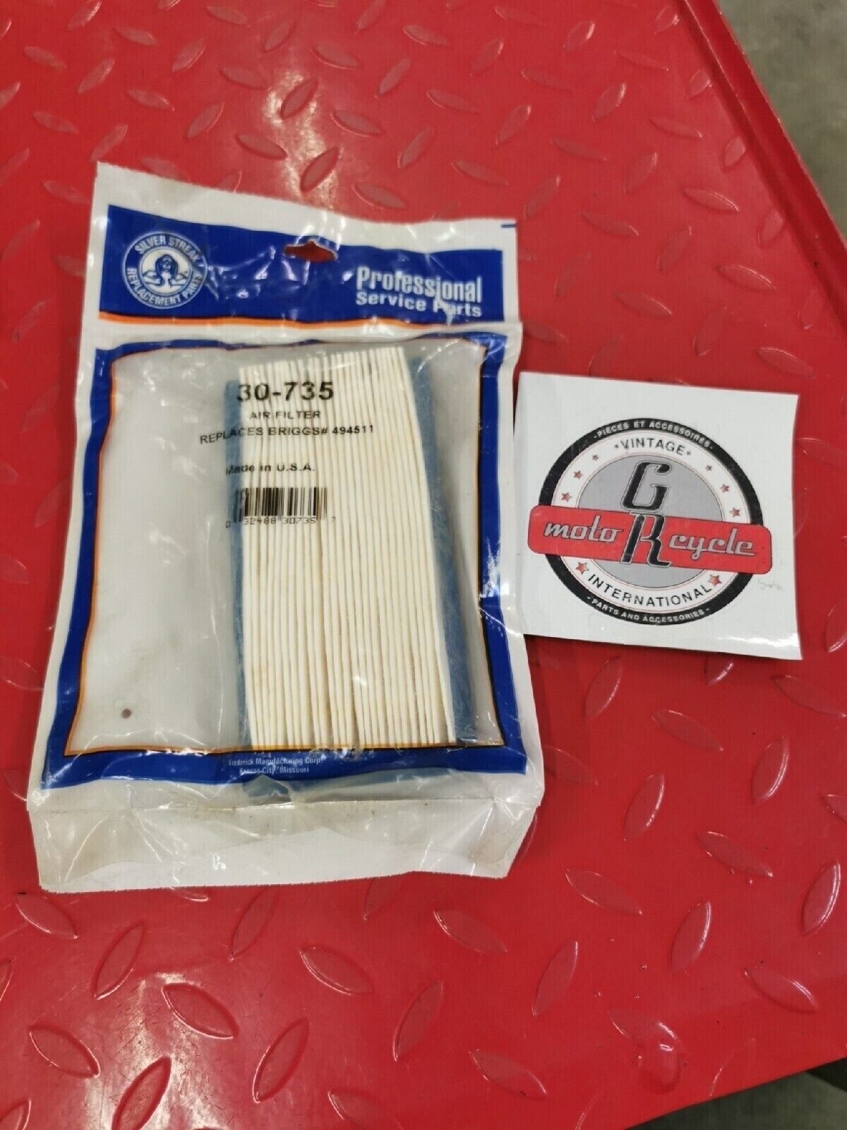 NOS BRIGGS & STRATTONAIR FILTER 494511A3