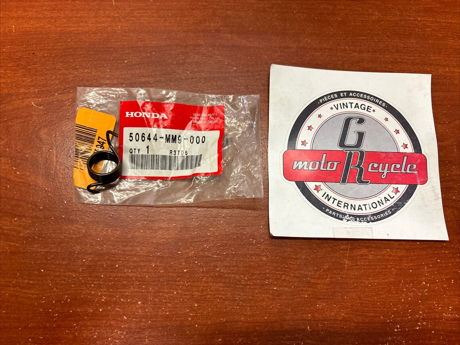 NOS HONDA XL600V XL250 XL185S XL175K LEFT STEP RETURN SPRING 50644-MM9-000 H145